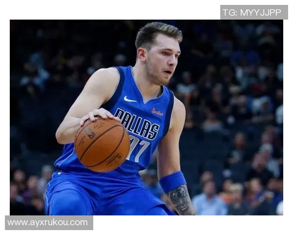 东契奇荣膺11月16日NBA最佳球员展现超凡实力与领导力 东契奇荣膺11月16日NBA最佳球员展现超凡实力与领导力