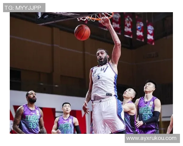 亨特谈比赛表现:提高出手次数保持侵略性同时注重组织进攻 亨特谈比赛表现:提高出手次数保持侵略性同时注重组织进攻