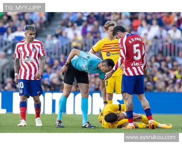 再次被判越位球员精彩长传直入禁区抢射却遭VAR裁判确认无效 再次被判越位球员精彩长传直入禁区抢射却遭VAR裁判确认无效