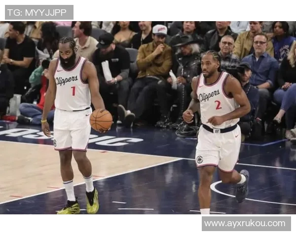 小卡季前赛首次下半场亮相表现平平拿到15分2板2助1帽展现潜力 小卡季前赛首次下半场亮相表现平平拿到15分2板2助1帽展现潜力